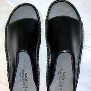 NEW Naot Ardisia Comfort Sandals